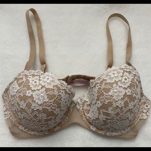 Creamy and white flowers Bra size 36C